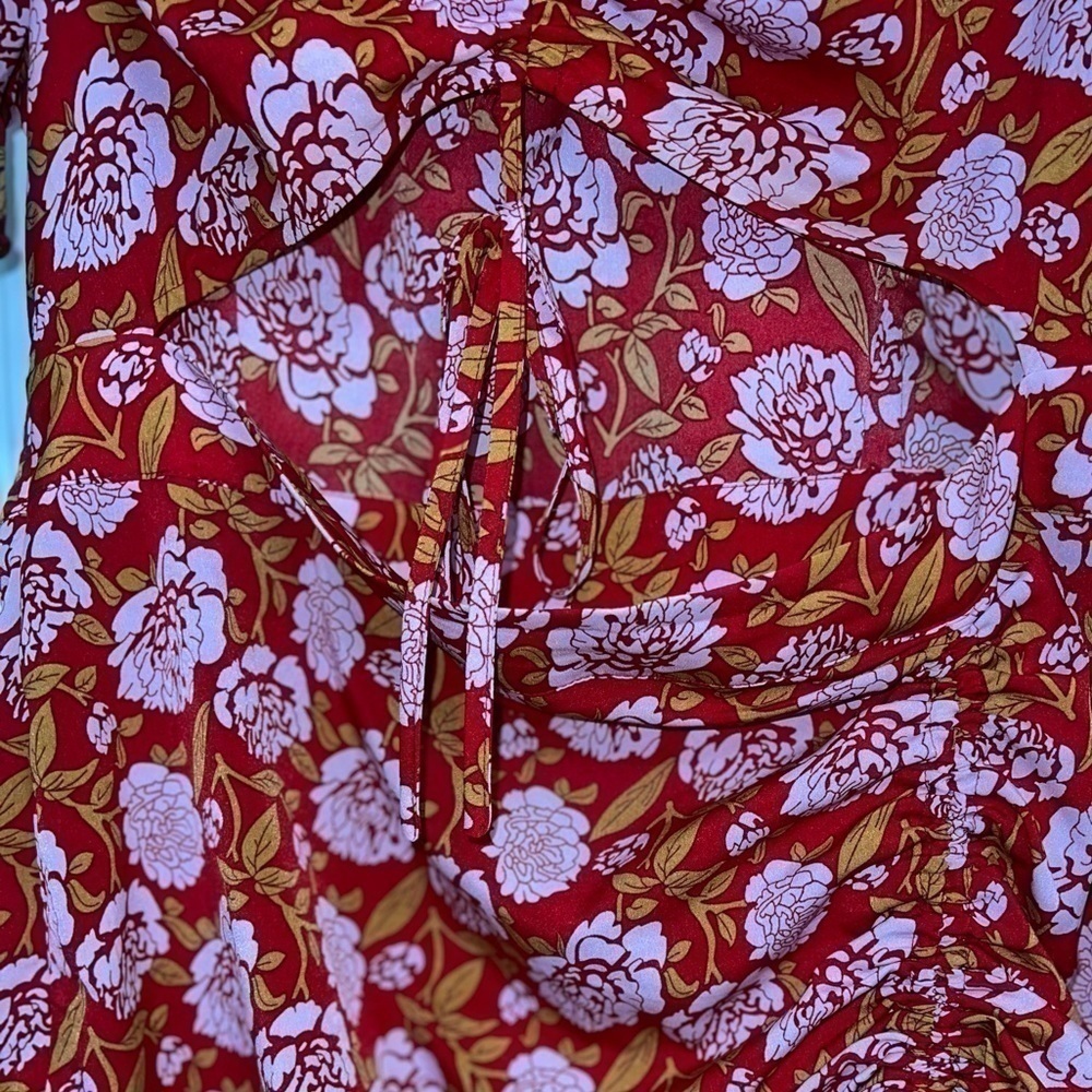 Red Floral Ruched Detail Cut Out Bodycon Dress - Picture 3 of 5